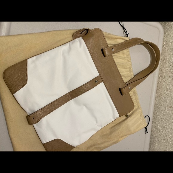 Burberry handbag - Picture 2 of 8